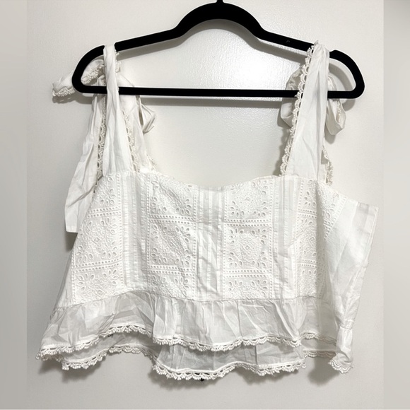 FARM Rio White Eyelet Top - Picture 2 of 4